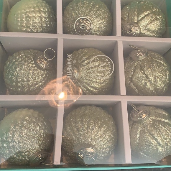 Martha Stewart Christmas Ornaments White/Off White And Gold Glitter - Picture 3 of 15